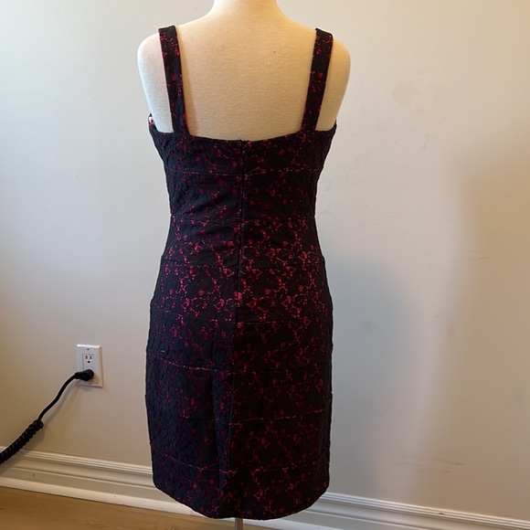 Pink and black lace dress - Picture 3 of 3